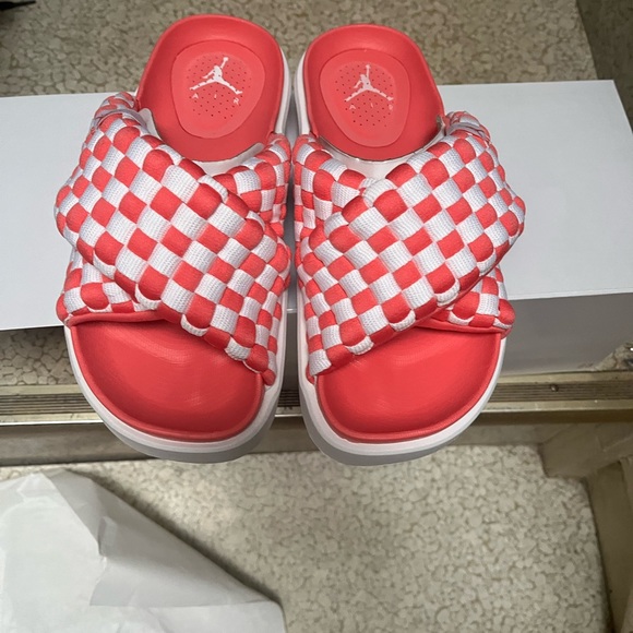 Jordan Sophie slides sea coral size 7 - Picture 4 of 5